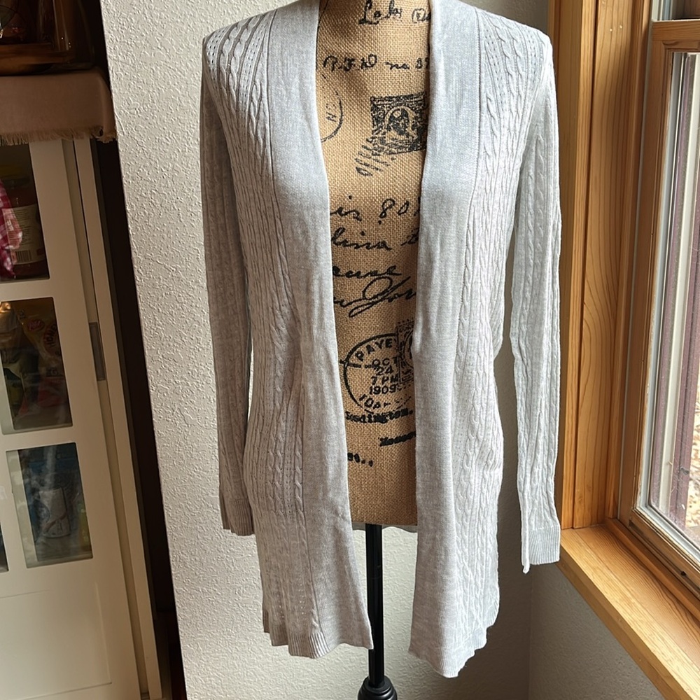 Women’s Cyrus long light gray open front cardigan sweater. Size xs